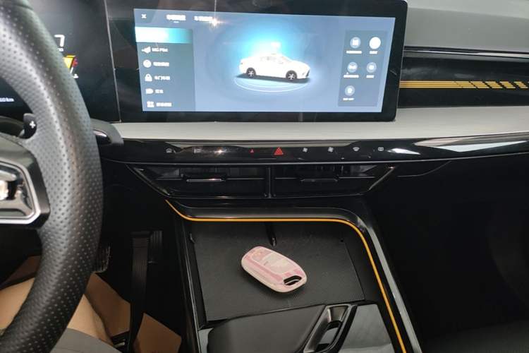 Used MG 5 Scorpio 2022 1.5T Trophy Sport Luxurious Edition Audio And AC Panel