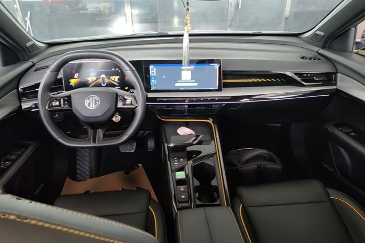 Used MG 5 Scorpio 2022 1.5T Trophy Sport Luxurious Edition Center Console
