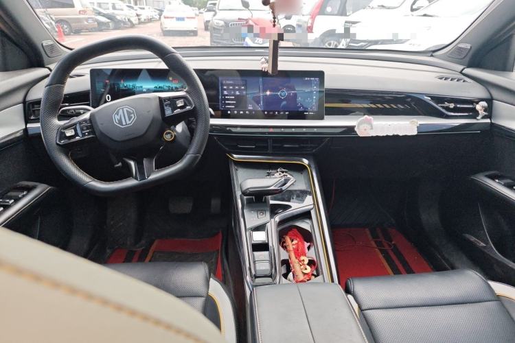 Used MG 5 Scorpio 2022 1.5T Trophy Sport Flagship Edition Center Console