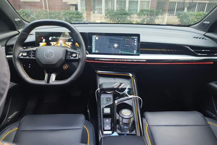 Used MG 5 Scorpio 2022 1.5T Trophy Sport Luxurious Edition Center Console