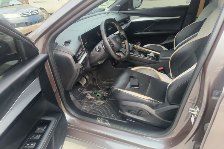 Used MG 5 Scorpio 2022 1.5T Trophy Sport Luxurious Edition Driver Seat