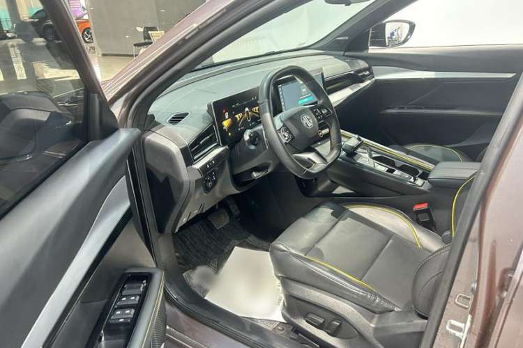 Used MG 5 Scorpio 2022 1.5T Trophy Sport Luxurious Edition Exterior 3