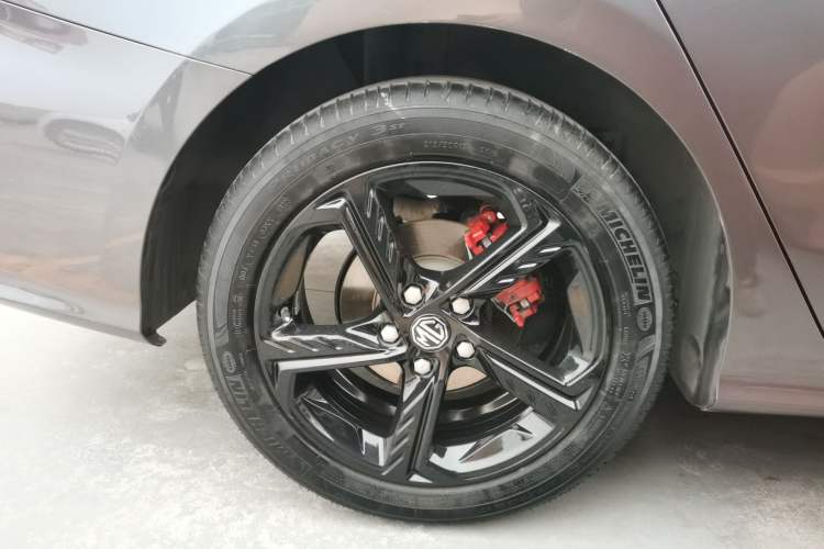 Used MG 5 Scorpio 2022 1.5T Trophy Sport Flagship Edition Exterior 3