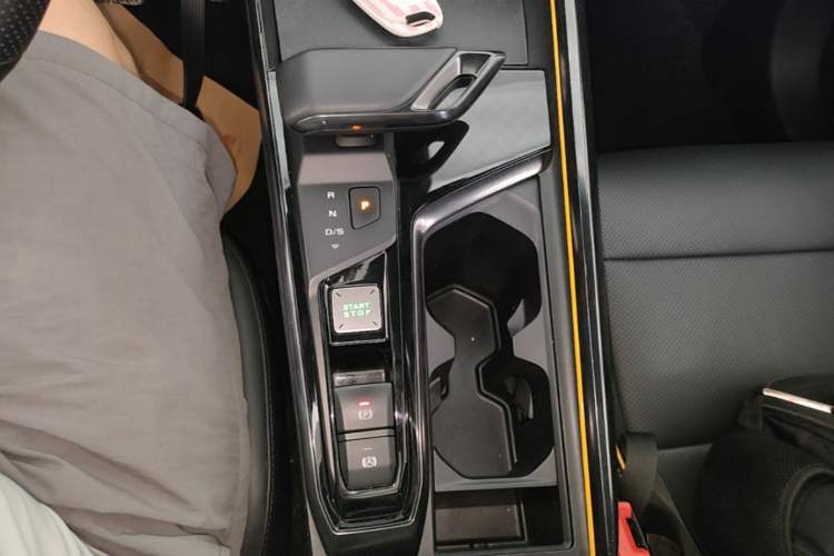 Used MG 5 Scorpio 2022 1.5T Trophy Sport Luxurious Edition Gear Lever