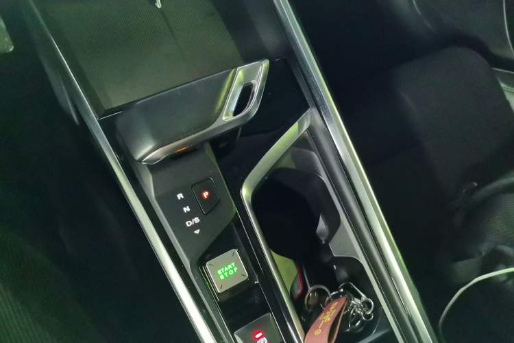 Used MG 5 Scorpio 2022 1.5T Luxury Edition Gear Lever