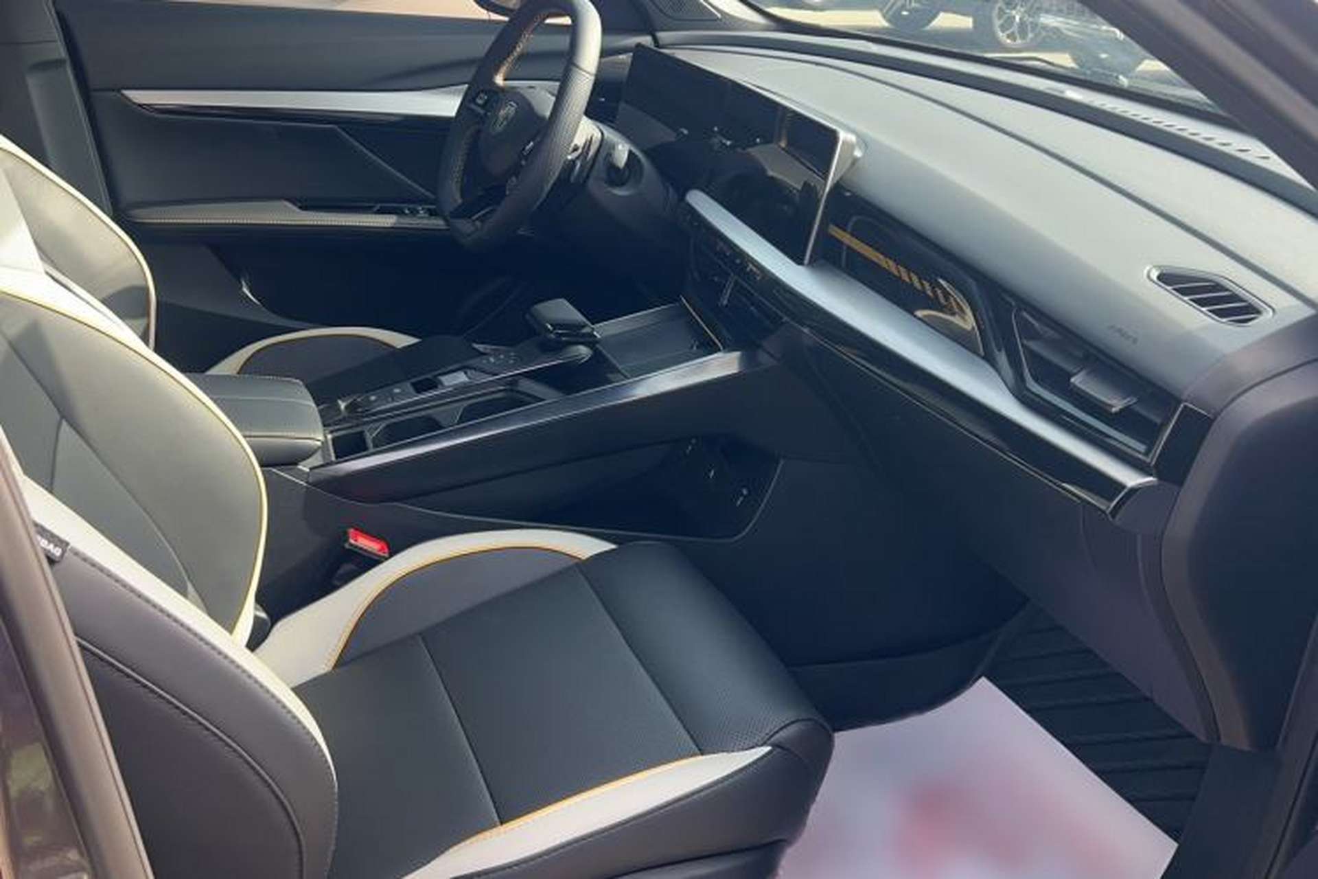 Used MG 5 Scorpio 2022 1.5T Trophy Sport Luxurious Edition Interior 1