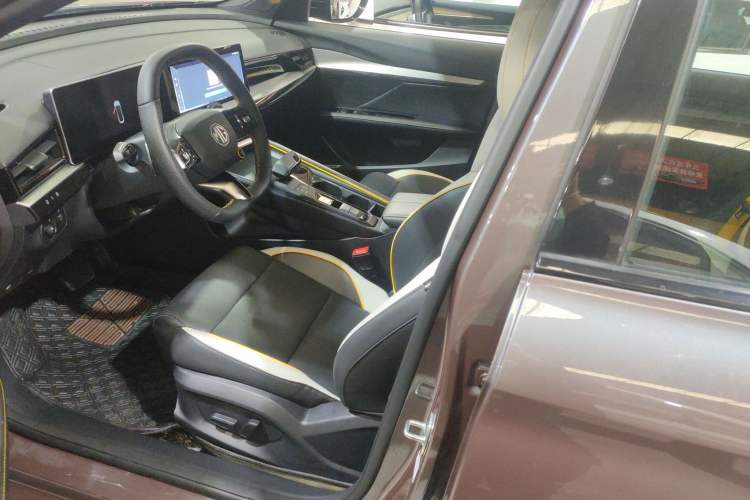 Used MG 5 Scorpio 2022 1.5T Trophy Sport Luxurious Edition Interior 1