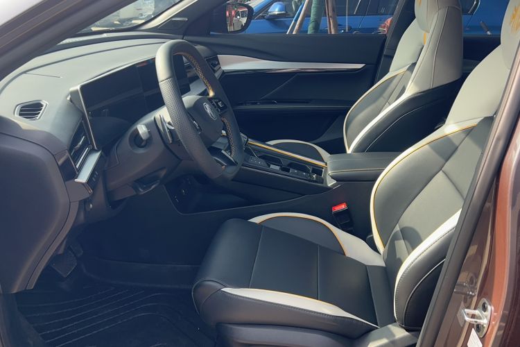 Used MG 5 Scorpio 2022 1.5T Trophy Sport Luxurious Edition Interior 2