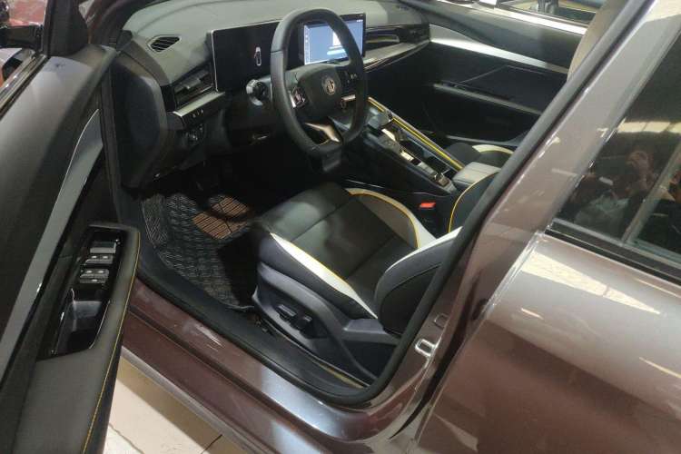 Used MG 5 Scorpio 2022 1.5T Trophy Sport Luxurious Edition Interior 2