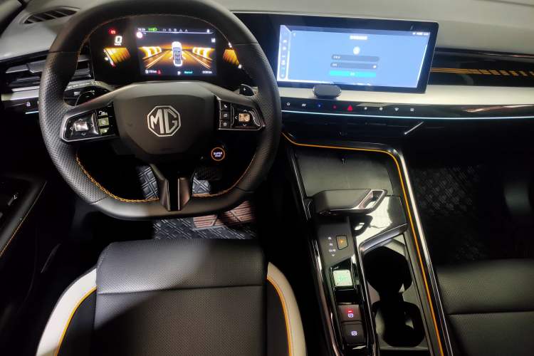 Used MG 5 Scorpio 2022 1.5T Trophy Sport Luxurious Edition Interior 4
