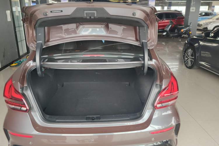 Used MG 5 Scorpio 2022 1.5T Trophy Sport Luxurious Edition Interior 6