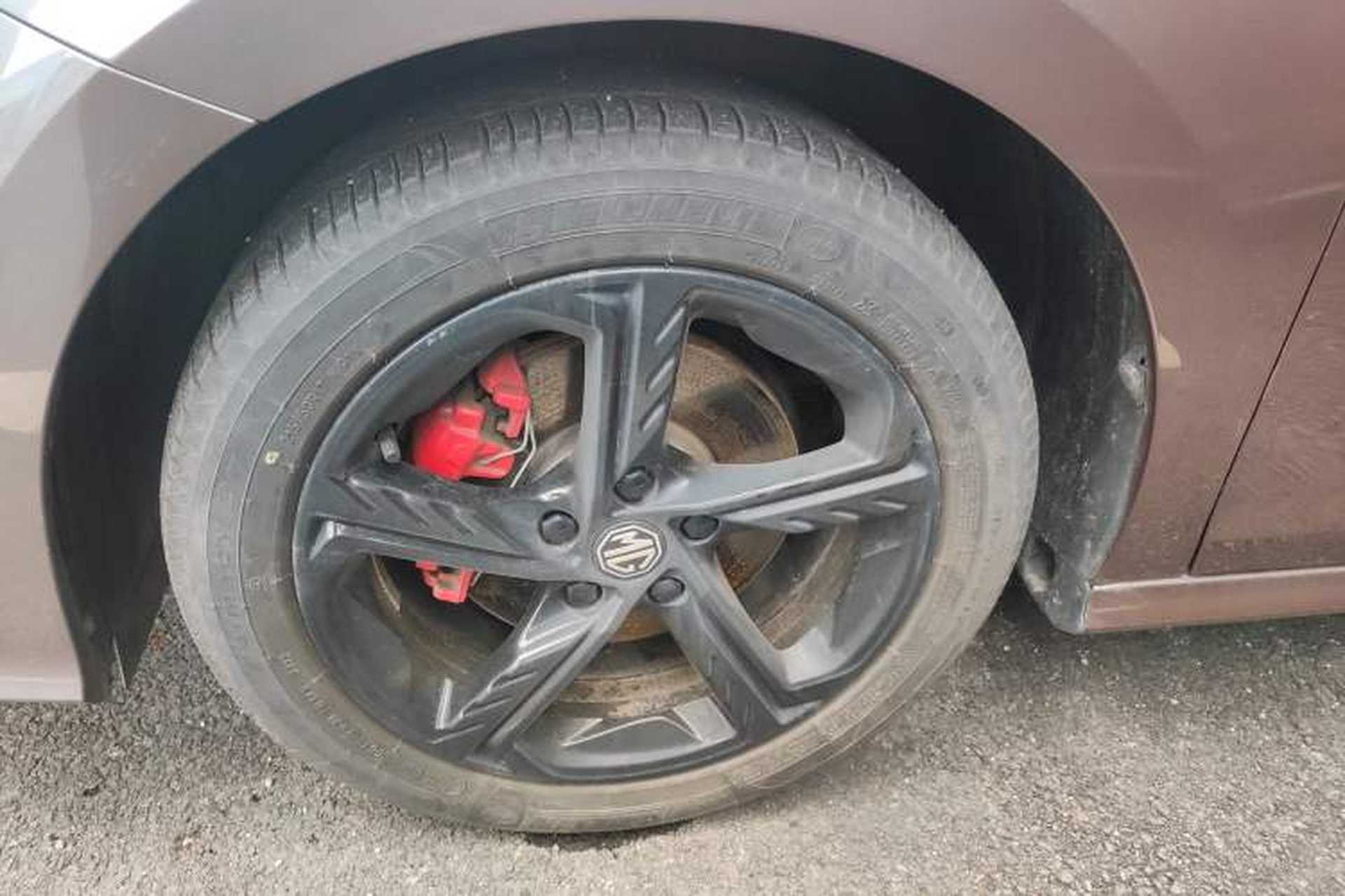 Used MG 5 Scorpio 2022 1.5T Trophy Sport Flagship Edition Left Front Wheel Hub