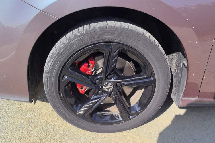 Used MG 5 Scorpio 2022 1.5T Trophy Sport Flagship Edition Left Front Wheel Hub