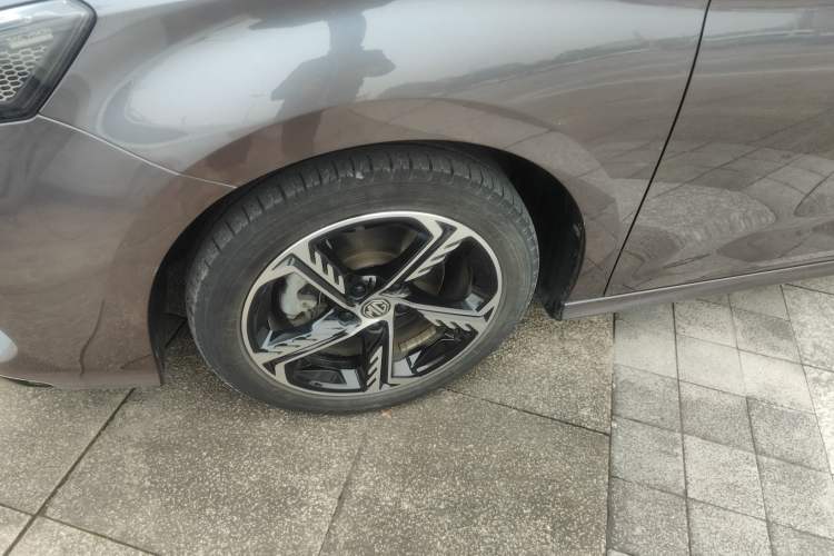 Used MG 5 Scorpio 2022 1.5T Luxury Edition Left Front Wheel Hub