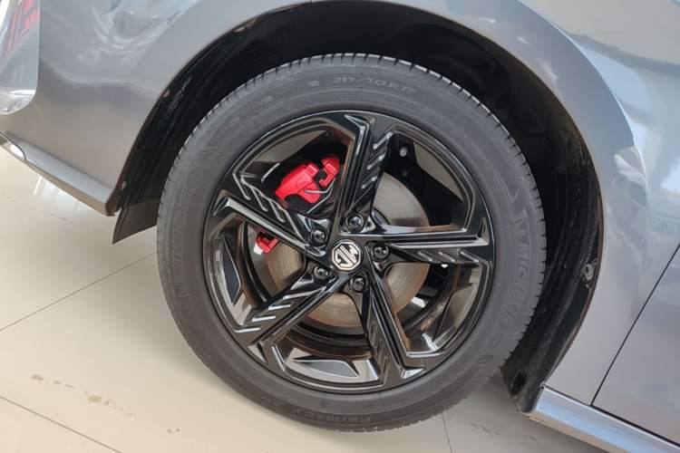 Used MG 5 Scorpio 2022 1.5T Trophy Sport Flagship Edition Left Front Wheel Hub