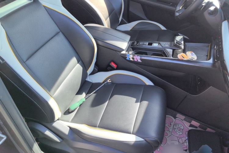 Used MG 5 Scorpio 2022 1.5T Trophy Sport Flagship Edition Right Front Seat