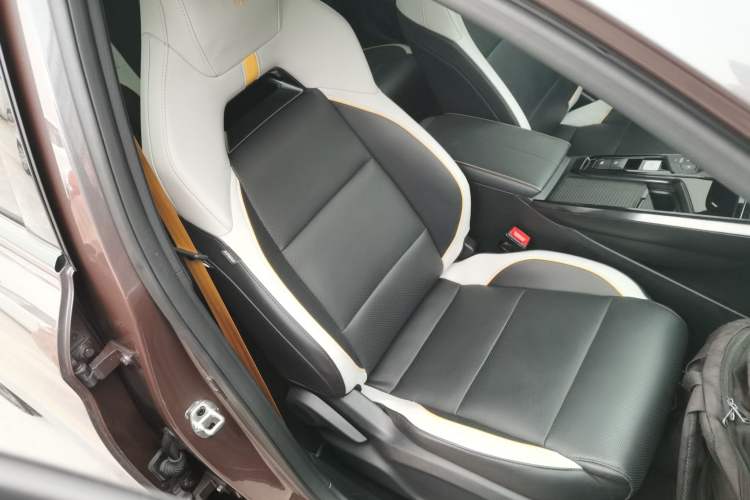 Used MG 5 Scorpio 2022 1.5T Trophy Sport Flagship Edition Right Front Seat
