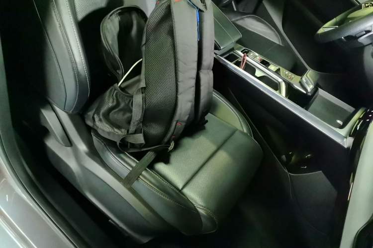 Used MG 5 Scorpio 2022 1.5T Luxury Edition Right Front Seat