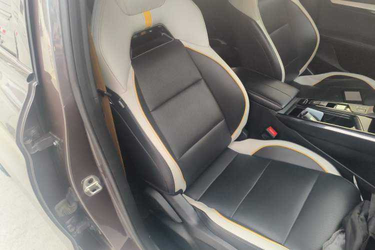 Used MG 5 Scorpio 2022 1.5T Trophy Sport Luxurious Edition Right Front Seat