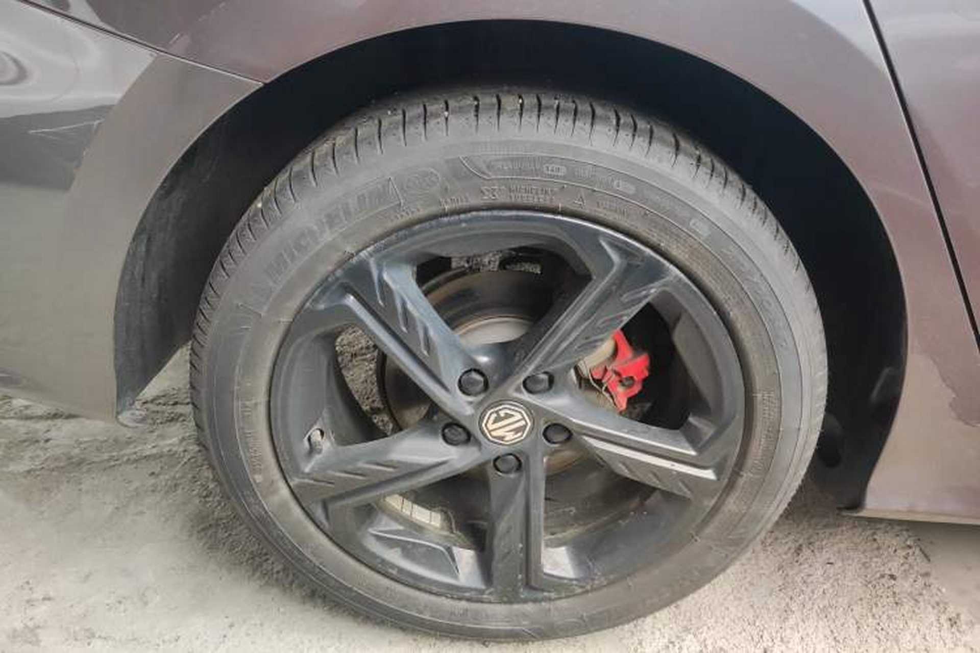 Used MG 5 Scorpio 2022 1.5T Trophy Sport Flagship Edition Right Rear Wheel Hub