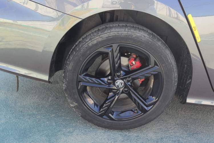 Used MG 5 Scorpio 2022 1.5T Trophy Sport Flagship Edition Right Rear Wheel Hub