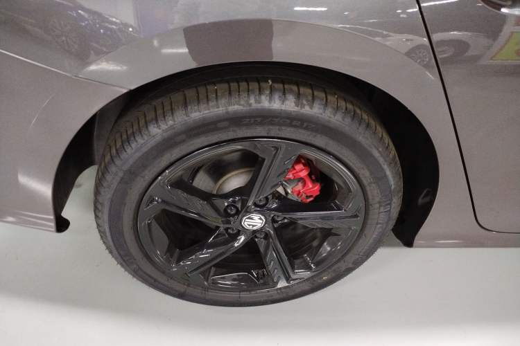 Used MG 5 Scorpio 2022 1.5T Trophy Sport Flagship Edition Right Rear Wheel Hub