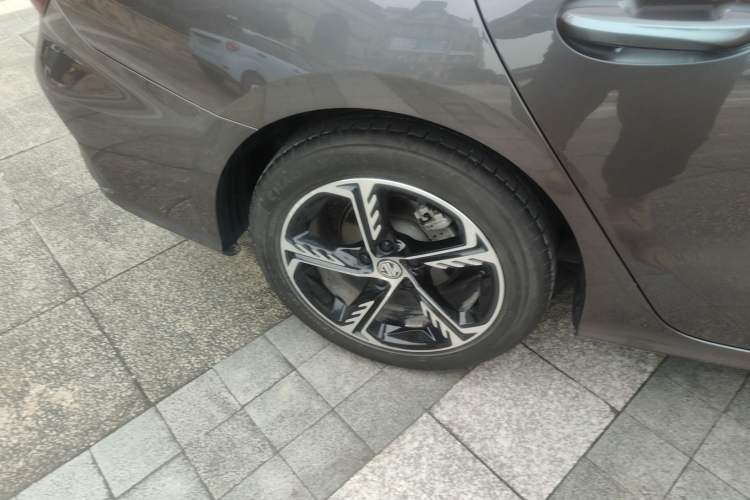 Used MG 5 Scorpio 2022 1.5T Luxury Edition Right Rear Wheel Hub