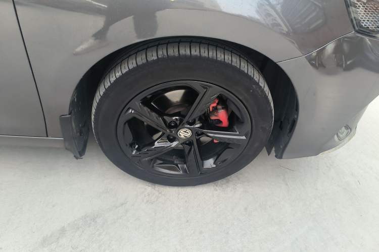 Used MG 5 Scorpio 2022 1.5T Trophy Sport Luxurious Edition Right Rear Wheel Hub