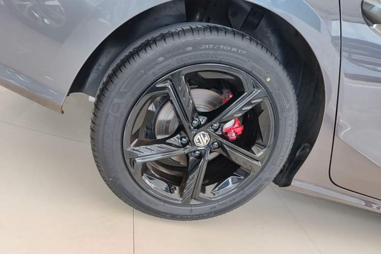 Used MG 5 Scorpio 2022 1.5T Trophy Sport Flagship Edition Right Rear Wheel Hub