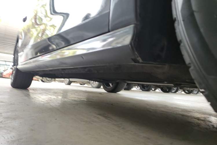 Used MG 5 Scorpio 2022 1.5T Trophy Sport Luxurious Edition Right Side Sill