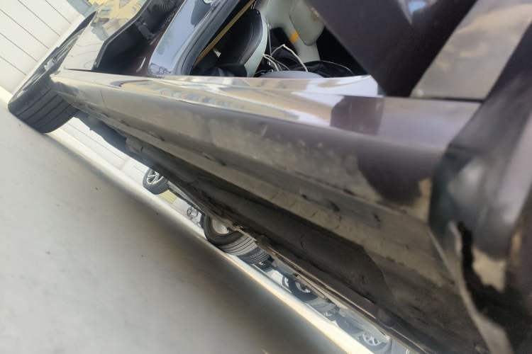 Used MG 5 Scorpio 2022 1.5T Trophy Sport Luxurious Edition Right Side Sill
