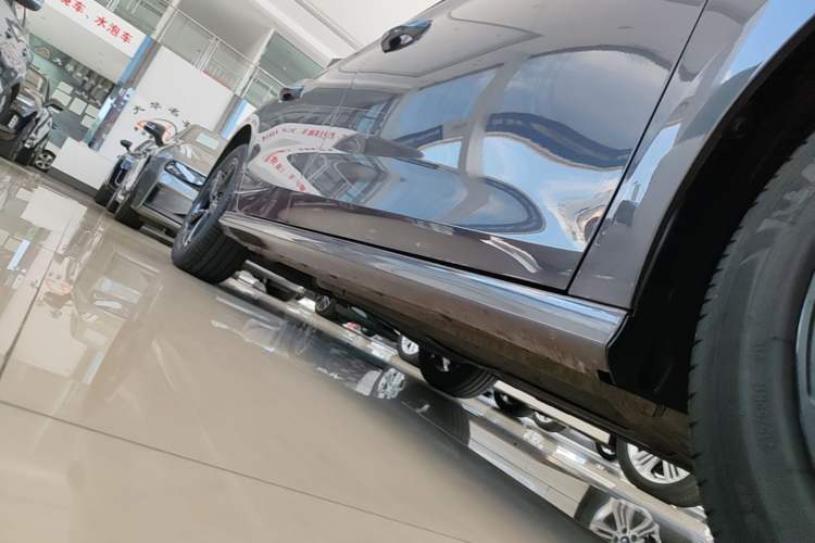 Used MG 5 Scorpio 2022 1.5T Trophy Sport Flagship Edition Right Side Sill