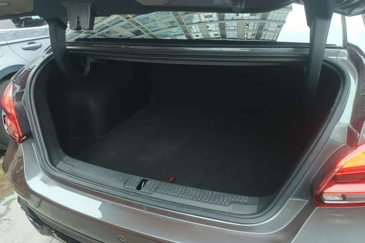 Used MG 5 Scorpio 2022 1.5T Trophy Sport Flagship Edition Trunk
