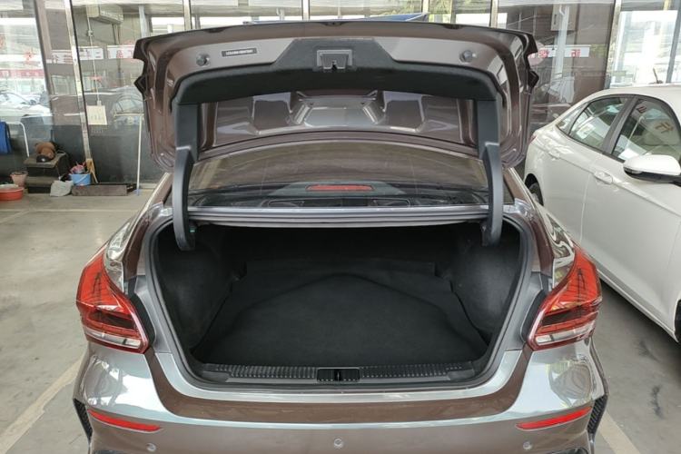 Used MG 5 Scorpio 2022 1.5T Trophy Sport Luxurious Edition Trunk