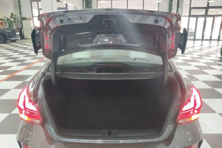 Used MG 5 Scorpio 2022 1.5T Trophy Sport Flagship Edition Trunk