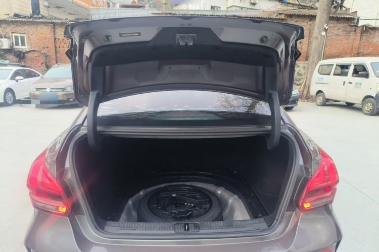 Used MG 5 Scorpio 2022 1.5T Trophy Sport Luxurious Edition Trunk