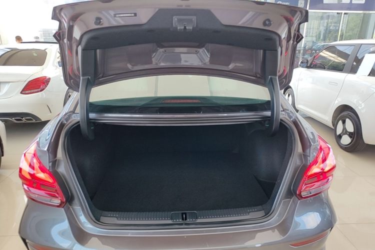 Used MG 5 Scorpio 2022 1.5T Trophy Sport Flagship Edition Trunk