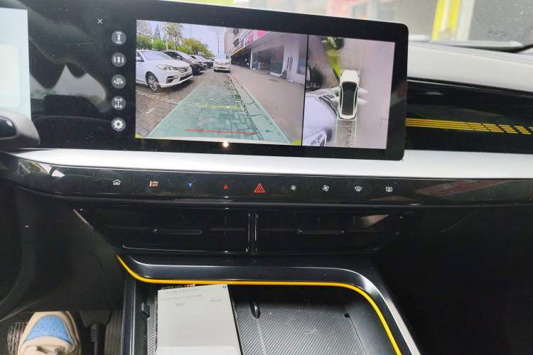 Used MG 5 Scorpio 2022 1.5T Trophy Sport Flagship Edition Audio And AC Panel