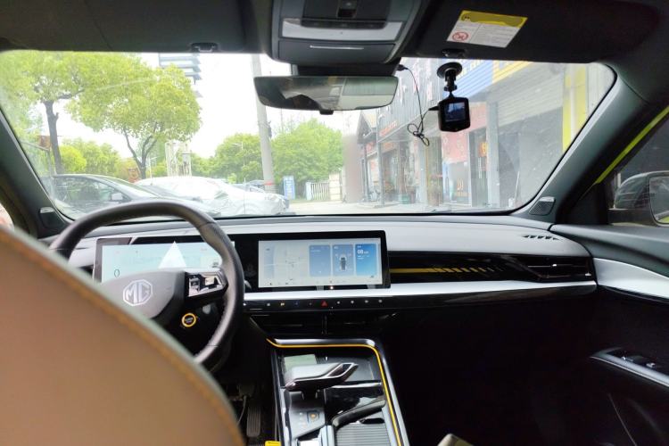 Used MG 5 Scorpio 2022 1.5T Trophy Sport Flagship Edition Center Console