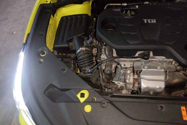 Used MG 5 Scorpio 2022 1.5T Trophy Sport Flagship Edition Engine Bay Right