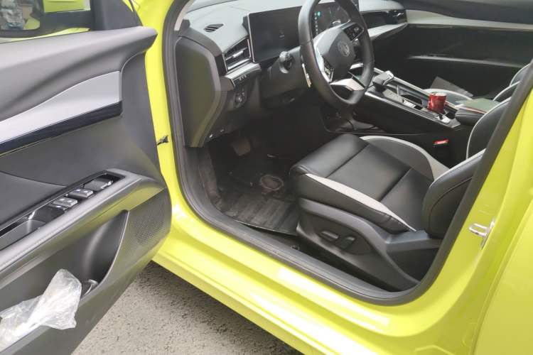 Used MG 5 Scorpio 2022 1.5T Luxury Edition Interior 3