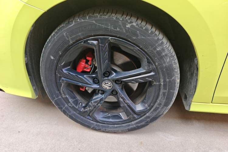 Used MG 5 Scorpio 2022 1.5T Trophy Sport Flagship Edition Left Front Wheel Hub