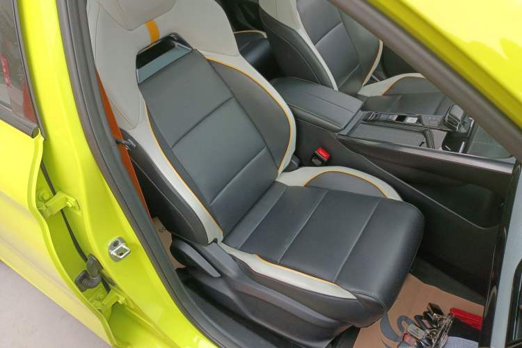 Used MG 5 Scorpio 2022 1.5T Trophy Sport Flagship Edition Right Front Seat