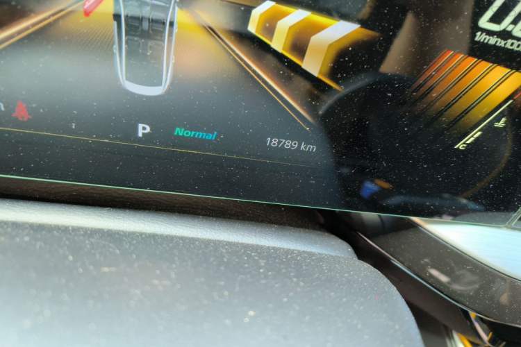 Used MG 5 Scorpio 2022 1.5T Trophy Sport Luxurious Edition Odometer Close Up