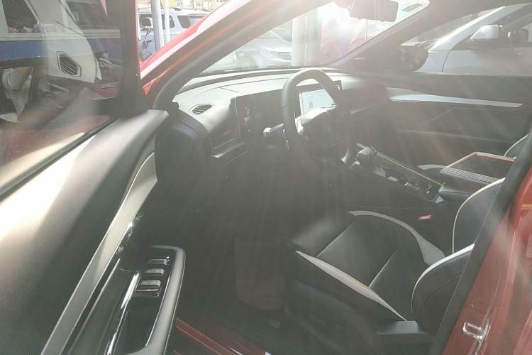 Used MG 5 Scorpio 2022 1.5T Trophy Sport Luxurious Edition Driver Seat