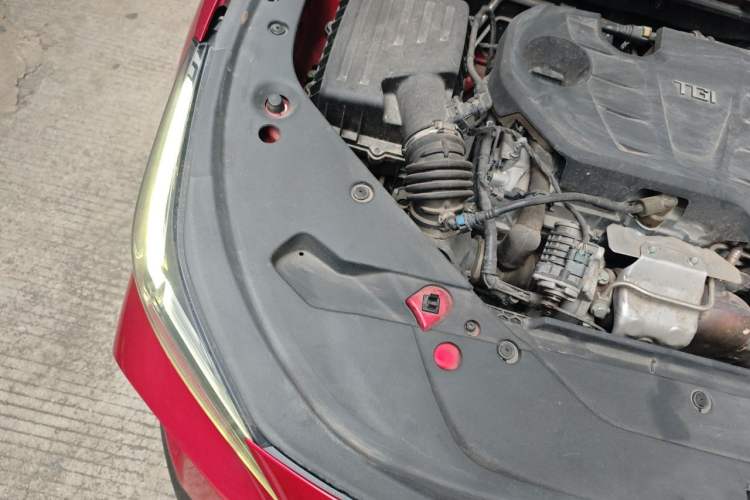 Used MG 5 Scorpio 2022 1.5T Trophy Sport Flagship Edition Engine Bay Right