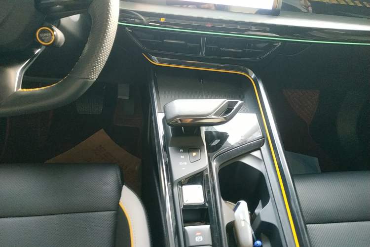 Used MG 5 Scorpio 2022 1.5T Trophy Sport Luxurious Edition Gear Lever