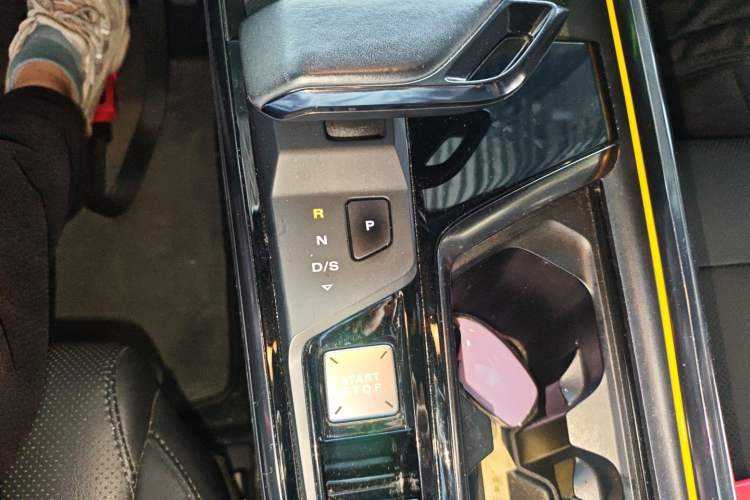 Used MG 5 Scorpio 2022 1.5T Trophy Sport Flagship Edition Gear Lever