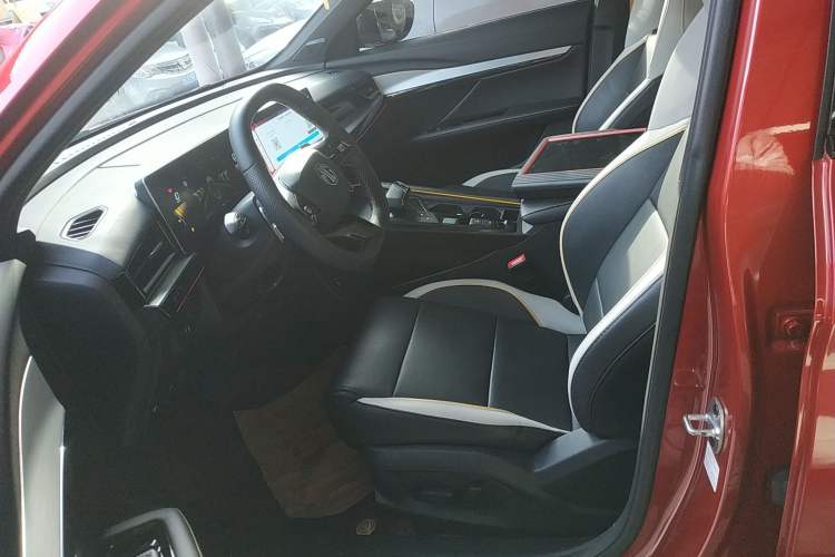 Used MG 5 Scorpio 2022 1.5T Trophy Sport Luxurious Edition Left Front Seat