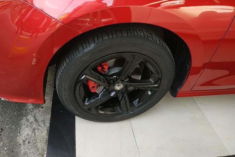 Used MG 5 Scorpio 2022 1.5T Trophy Sport Luxurious Edition Left Front Wheel Hub